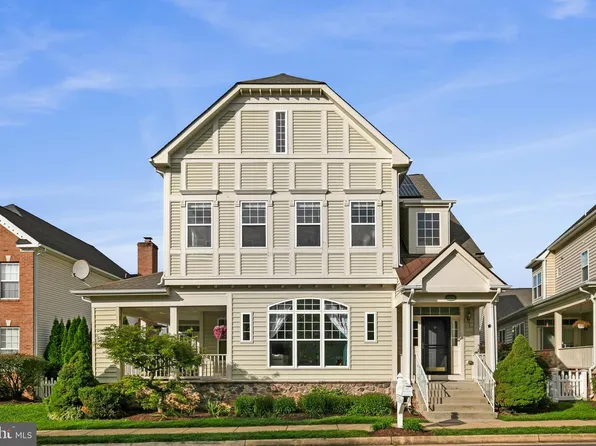 17510 Lethridge Cir, Round Hill, VA 20141