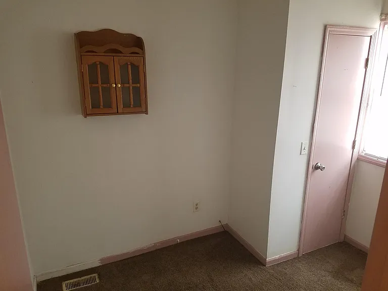 1342 Lee St — Photo 6
