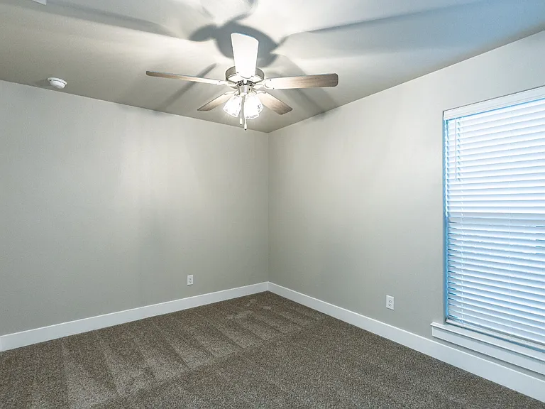 13605 Avenue R — Photo 14