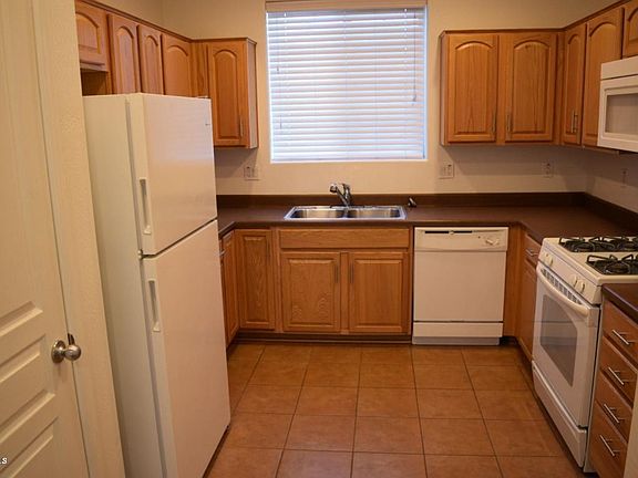 4th image of 17421 W Woodlands Ave