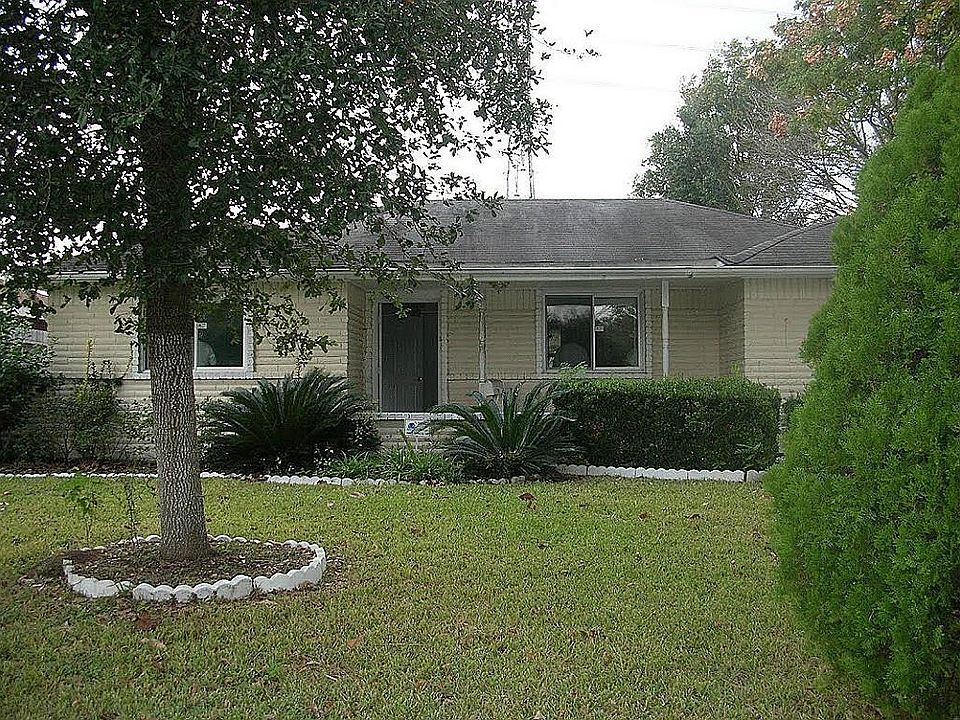 1st image of 8718 Amblewood Dr