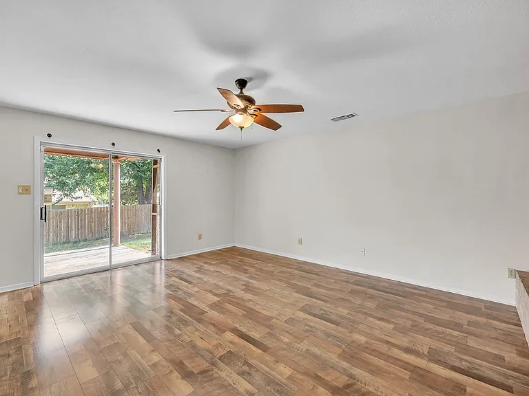 613 Manning Dr — Photo 13