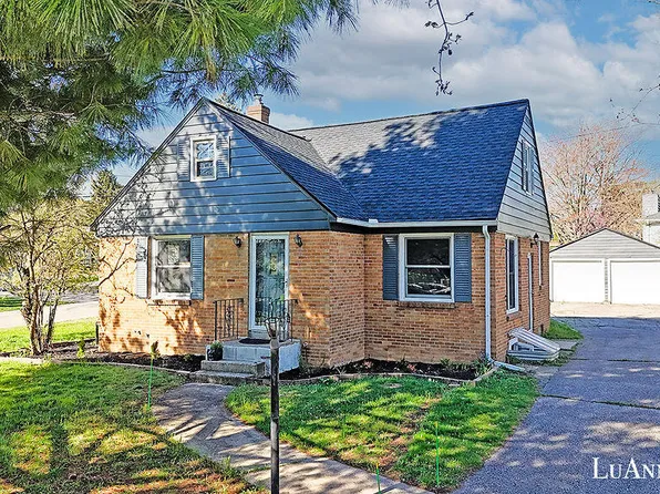 3373 Newcastle Dr SE, Grand Rapids, MI 49508