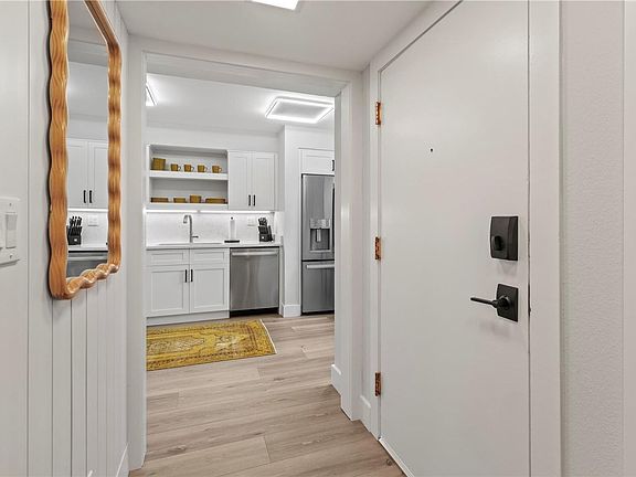 5th image of 609 Bayport Way