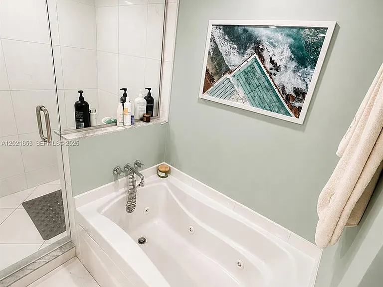 55 SE 6th St #3001 — Photo 8
