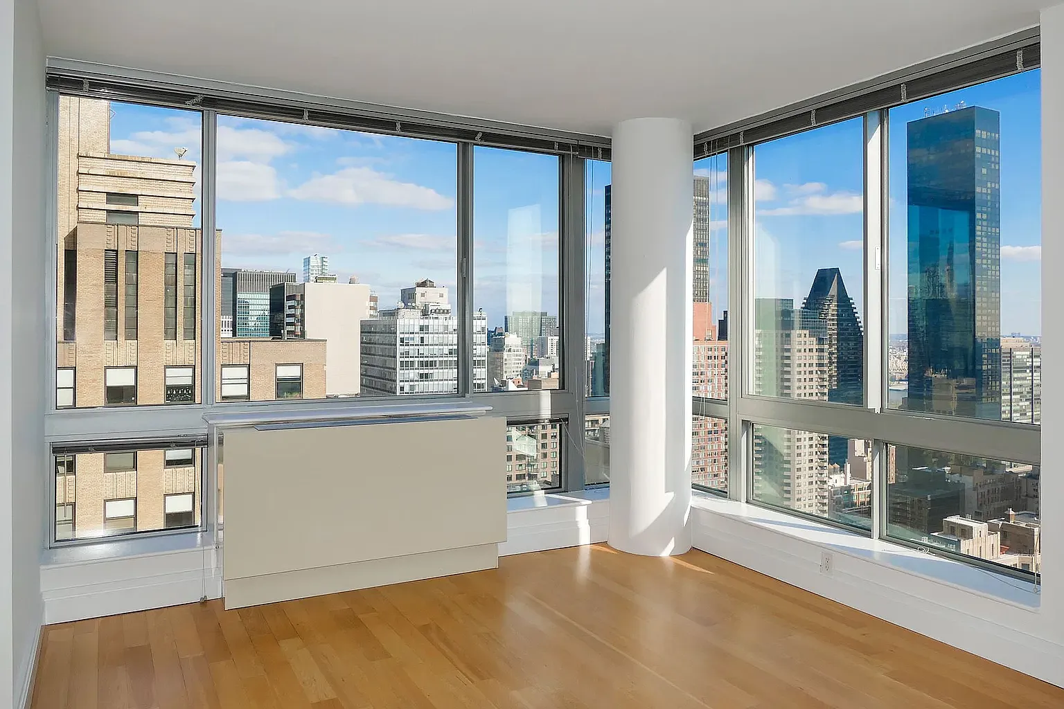 150 East 44th Street — Photo 1