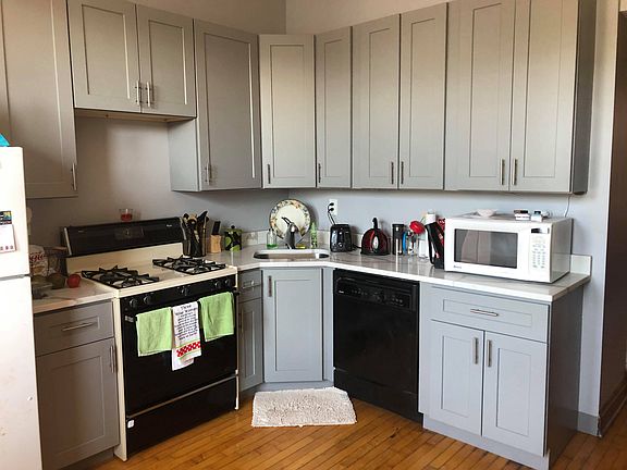 2nd image of 2326 W Augusta Blvd #3R