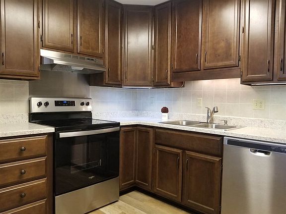 4th image of 625 Francis Avenue Ct