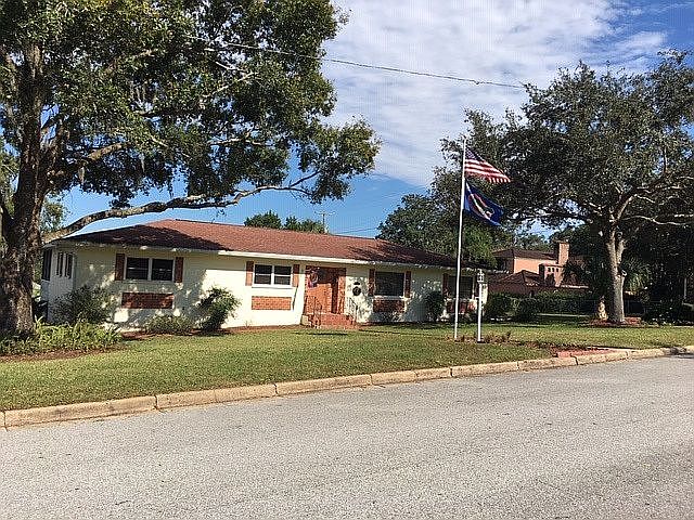 1st image of 839 Carlton Ave