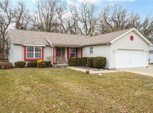 824 Tanglewood Dr, Charleston, IL