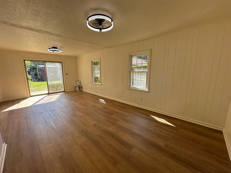 352 Henson Dr — Photo 22
