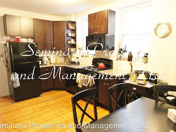 2nd image of 748 W Belden Ave #7294883