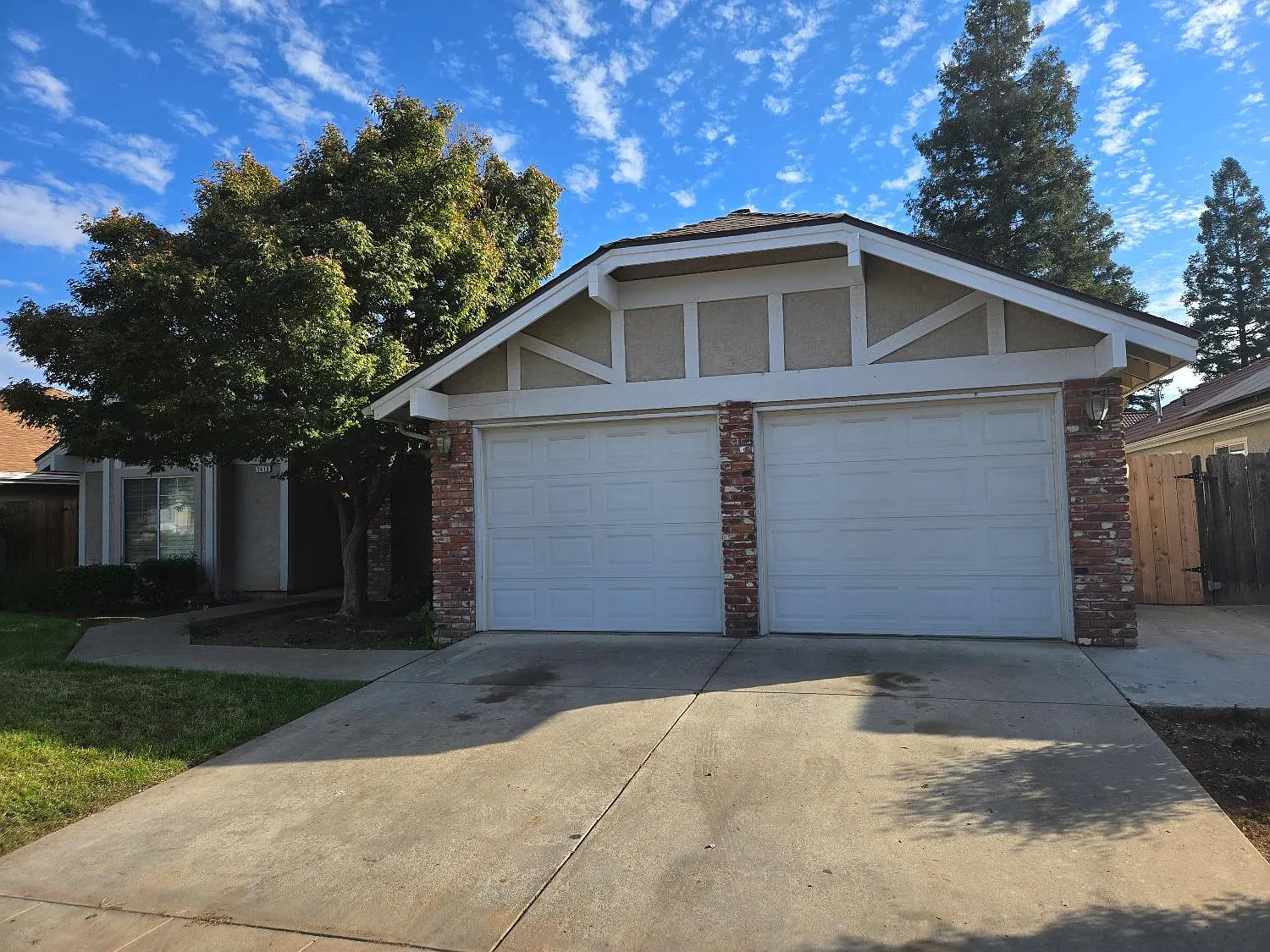 1415 E Portland Ave photo 1