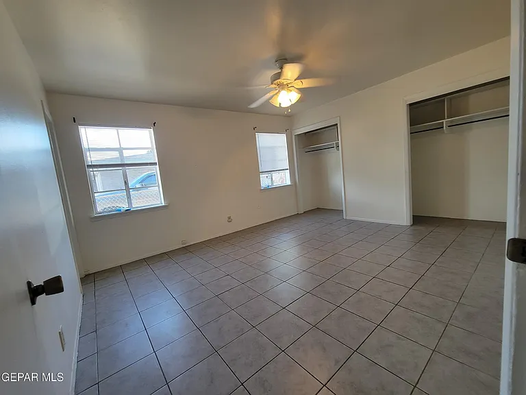 9513 Fairfax St — Photo 2