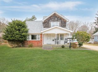 68 Durkee Ln, East Patchogue, NY 11772