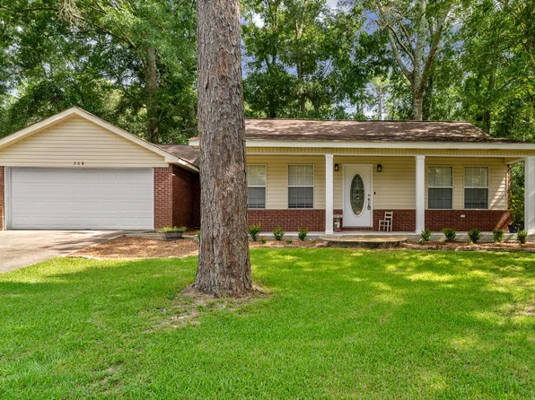 308 Green Hills Dr, Hattiesburg, MS 39402