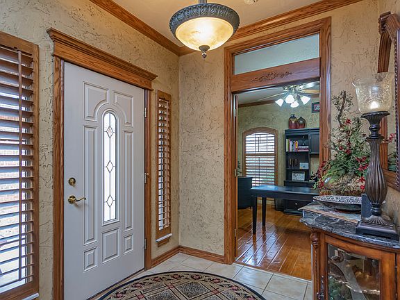 5th image of 1029 SW 108th Ter
