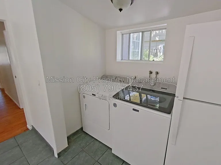 418 E Sola St — Photo 7