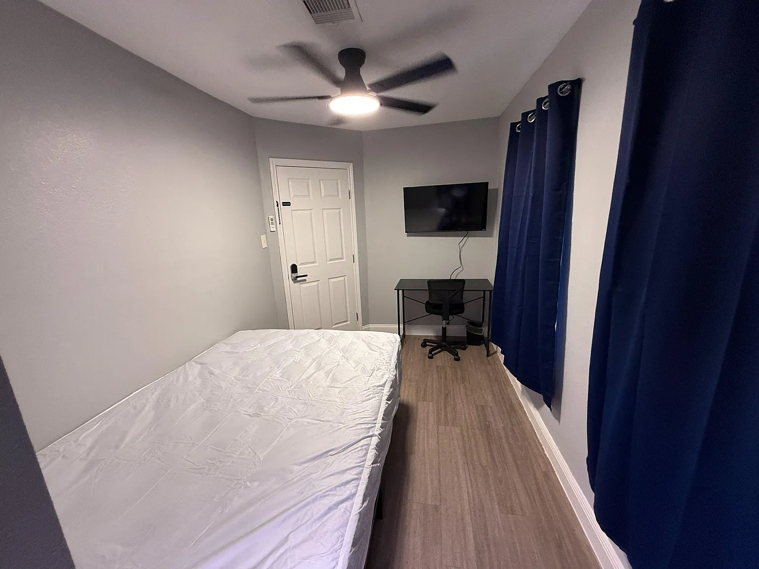 4 bed, 4.0 bath, 1975 sqft, $776 — Photo 2
