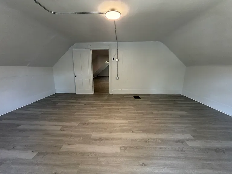 7009 Hecker Ave — Photo 55