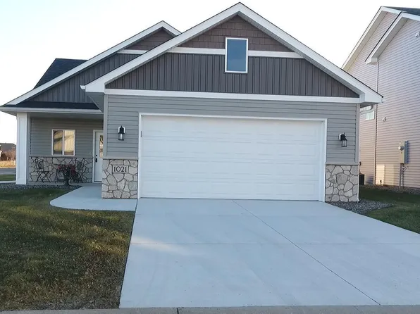 1021 45th Ave NE, Saint Cloud, MN 56304