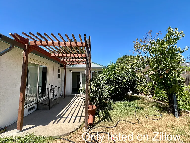 2318 Thompson Way — Photo 27