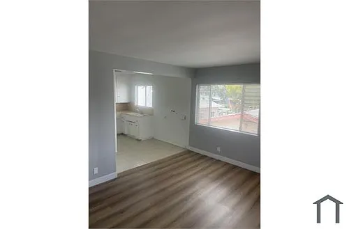1360 W 38th St Photo 1
