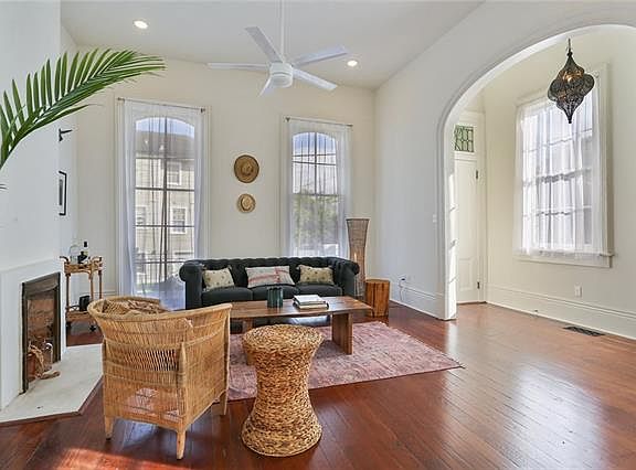 5th image of 2414 Loyola Ave