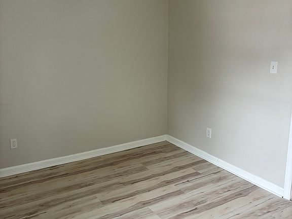 3rd image of 107 Dewey St #2