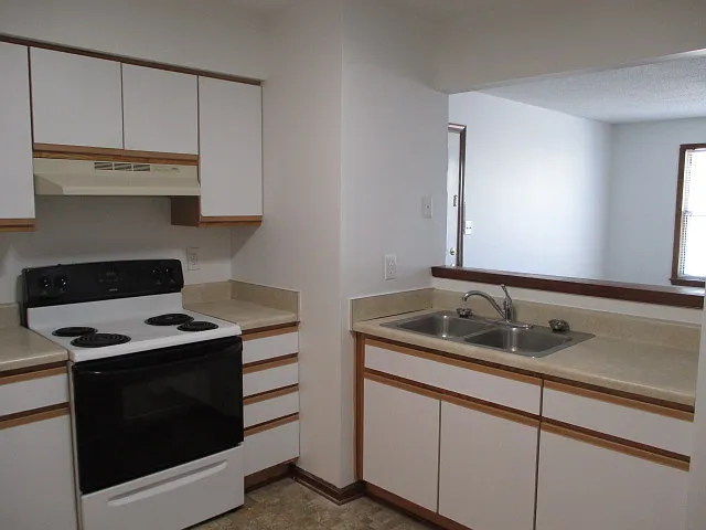 2 bed, $1,600 — Photo 4