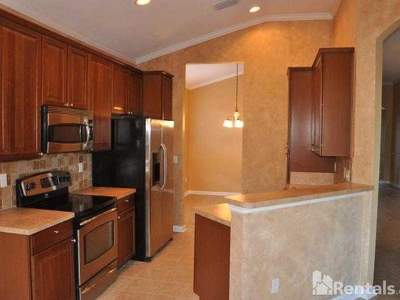 5th image of 1796 Ferncreek Dr