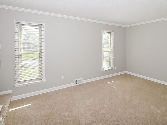 4th image of 4883 Hancock Dr