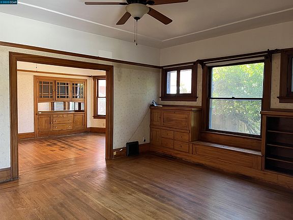 2nd image of 315 W 7th St