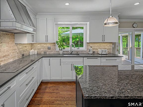 4th image of 26 Lynn Place