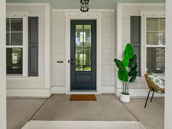 4th image of 223 Swallowtail Ct