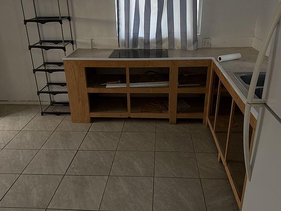 3rd image of 23 Paradise Ave