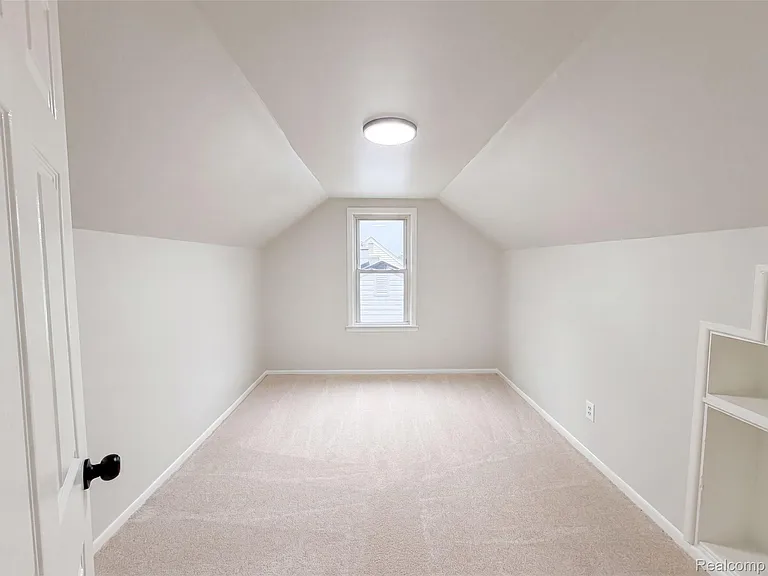 11268 Maxwell Ave — Photo 9