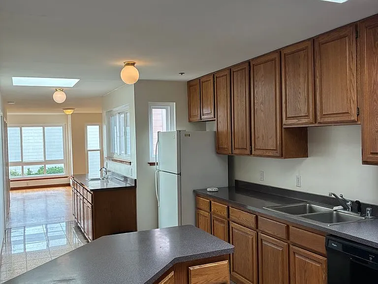 3041 Buchanan St — Photo 7
