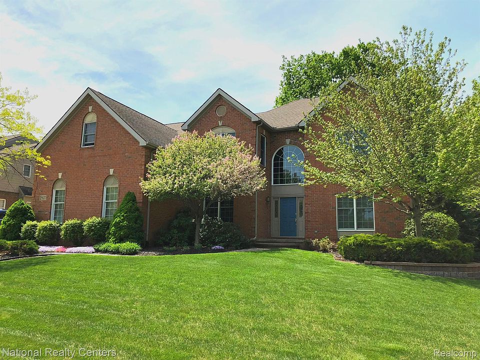 1st image of 25627 Hillsdale Dr