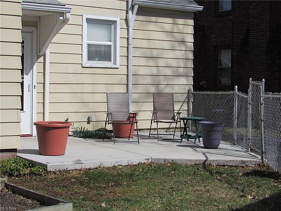 4th image of 243 Maywood Dr