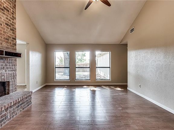 3rd image of 614 Torrance Dr
