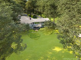26 The Cir, East Hampton, NY 11937