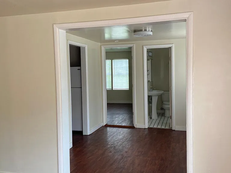 6-3316 N Robinson Ave #6 — Photo 5