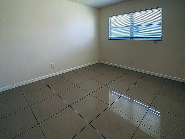 3619 SE 9th Pl #5 — Photo 29
