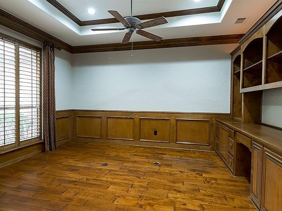 3rd image of 8917 Thornway Dr
