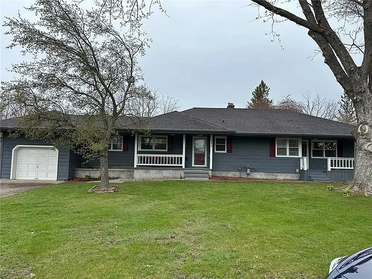 332 E Pleasant Ave — Photo 1