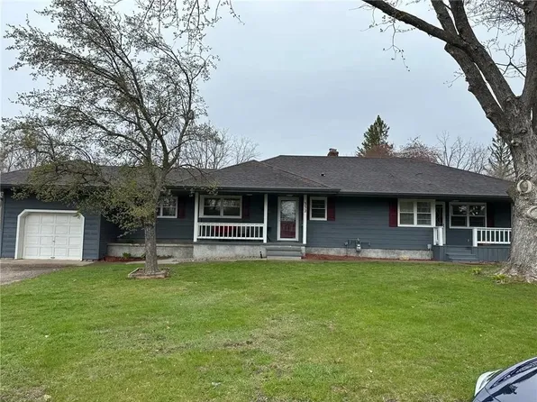 332 E Pleasant Ave, Ellsworth, WI 54011