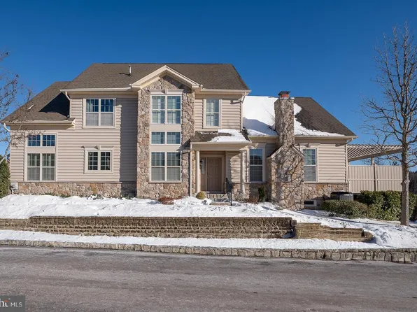 1 Jasmine Ct, Malvern, PA 19355