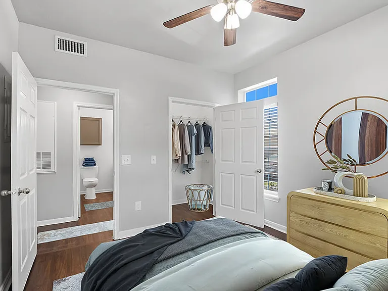 Almeda Park Apartments — Photo 7