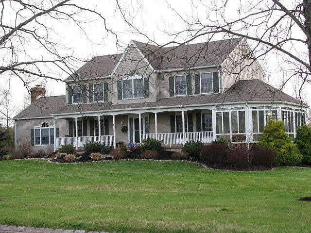 Country Farmhouse Colonial!